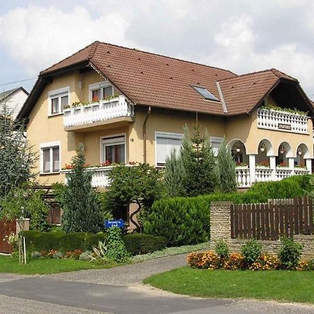 Apartment In Heviz/Balaton 18913 Kültér fotó