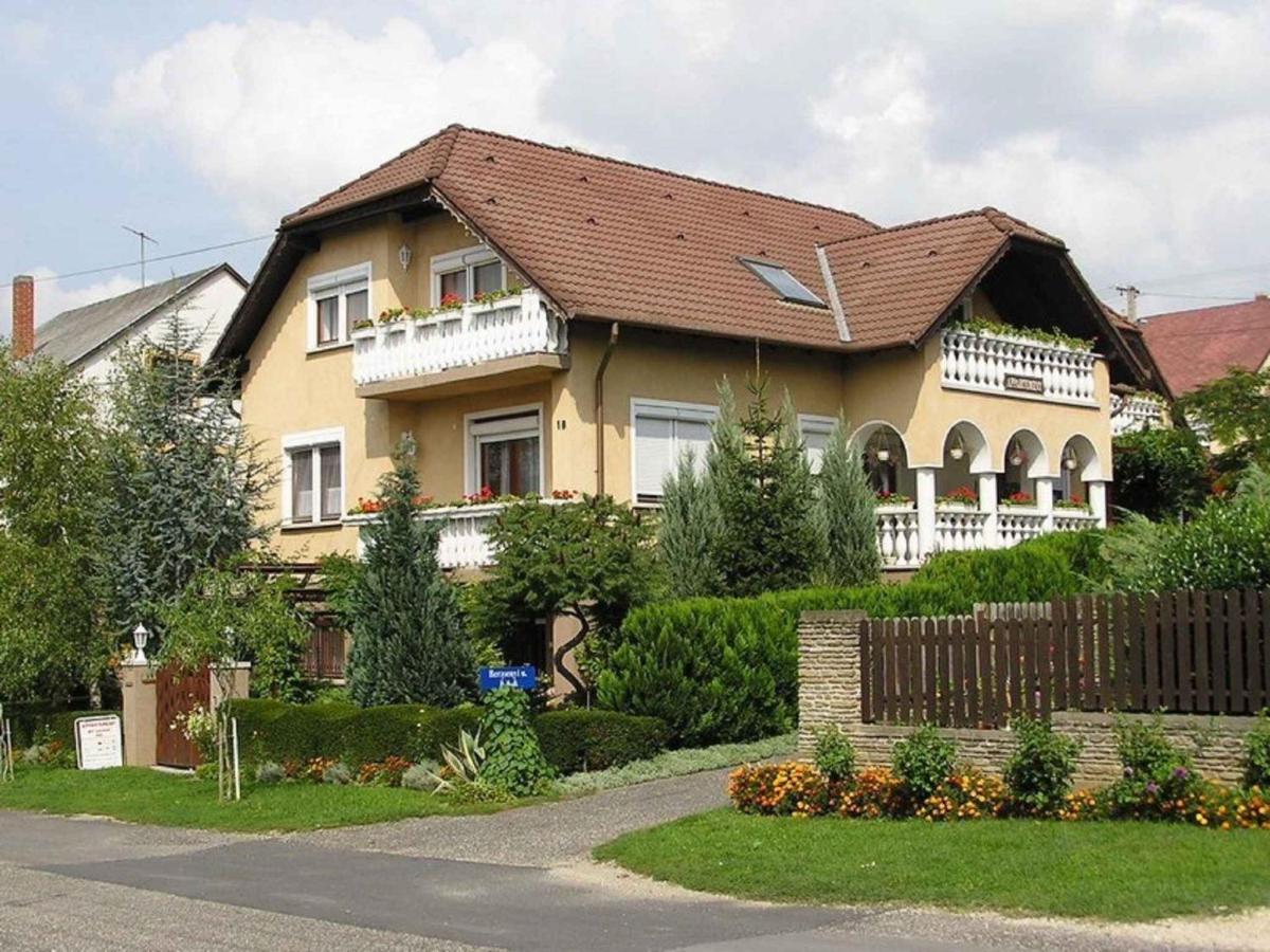 Apartment In Heviz/Balaton 18913 Kültér fotó