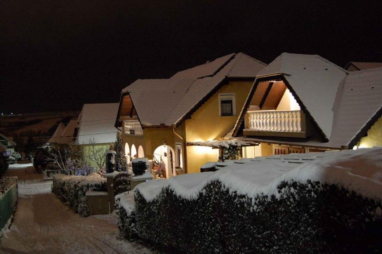 Apartment In Heviz/Balaton 18913 Kültér fotó